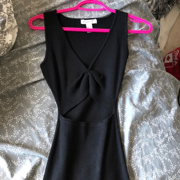 Dress - Picture 3 of 3